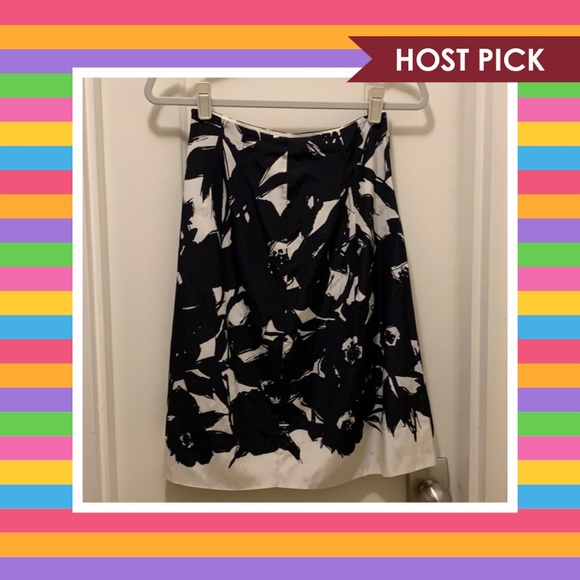 Banana Republic Dresses & Skirts - Banana Republic Silk Floral Skirt